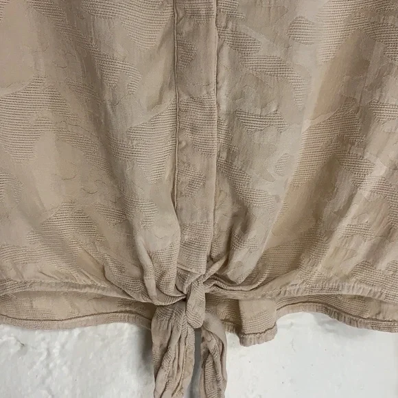 Anthropologie Cloth & Stone Joanie Tie Front Cream Tonal Print Top Sz S - Picture 3 of 4